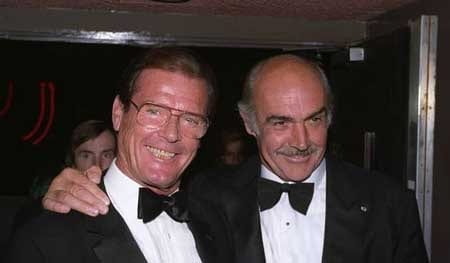 SEAN CONNERY ή ROGER MOORE;