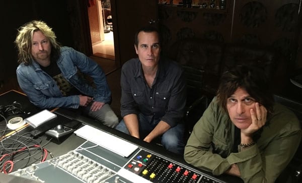 STONE TEMPLE PILOTS IN SEARCH OF SINGER