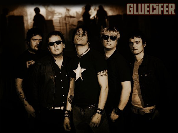 Gluecifer – people gets fed up with all the plastic stuff and they want something real and that’s where rock’n’roll comes in…